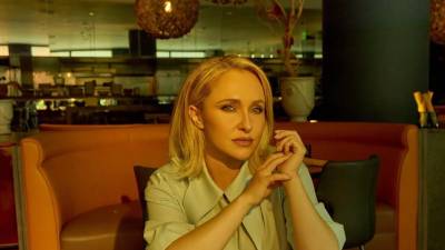 Diversas personalidades de la industria de Hollywood lamentaron este lunes la inesperada muerte de la actriz estadounidense Hayden Panettiere a sus 36 años, una persona a la describieron como un alma sabia y madura con un corazón profundo.