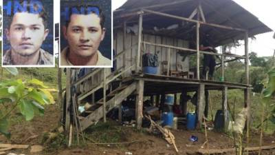 La Policía localizó esta vieja casa de Asturias de Pococí, Limón, Costa Rica con combustible, varias ametralladoras, alimentos en sacos y cargadores para celulares, entre otros artículos. Las autoridades también encontraron el pasaporte de dos hondureños. Foto de La Nación de Costa Rica