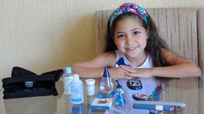 La diabetes tipo 1 afecta a menores de edad, quienes tienen que suministrarse diariamente insulina para que el páncreas funcione adecuadamente.