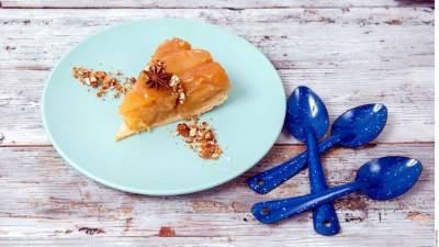 Hornear 20 minutos a 180 °C. Dejar entibiar y desmoldar.