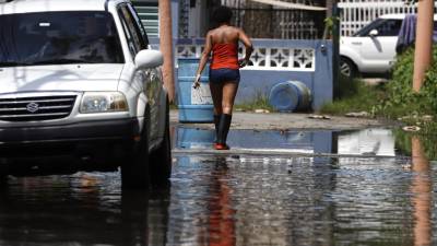 Las aguas contaminadas tiene en alerta a las autoridades sanitarias de Puerto Rico.