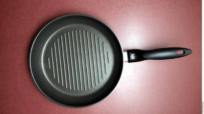 El politetrafluoroetileno (PTFE), nombre químico del teflón, es un material aprobado por la FDA (Administración de Alimentos y Medicamentos de EUA). En el mercado hay líneas con hasta 12 años de garantía.