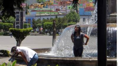 Los pobladores de varios estados en México están preocupados por las altas temperaturas.