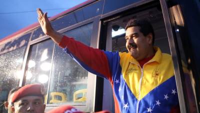 El presidente venezolano, Nicolás Maduro, informó hoy que su Gobierno frustró un nuevo plan de golpe para derrocarlo y anunció que ya fue detenido un grupo de personas entre los que se cuentan oficiales de la aviación militar supuestamente implicados en una estrategia 'trazada desde Washington'.