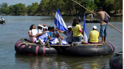 El presidente de Honduras, Juan Orlando Hernández, anunció hoy que su país realiza gestiones para abrir cuatro nuevas oficinas consulares en México y afirmó que algunas embajadas del país serán fusionadas con el fin de ahorrar recursos.