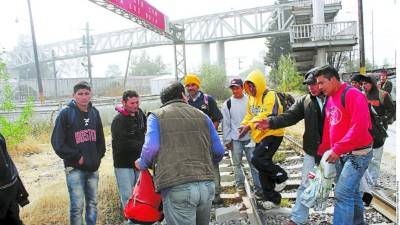 Pese a los riesgos, migrantes centroamericanos siguen en su travesía rumbo a EUA.