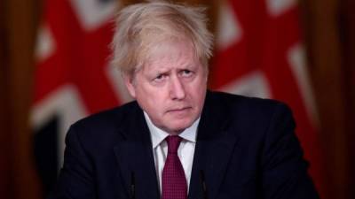 El primer ministro británico, Boris Johnson, dijo lamentar que las fiestas de fin se año se hayan visto afectadas por el repunte de los casos de covid-19.