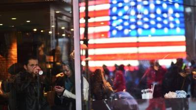 El Dow, que agrupa a treinta de las mayores firmas cotizadas del país subió un 0.58% hasta situar su récord histórico en 17,484.53 unidades