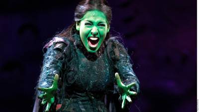 Danna Paola impresionó con su voz, entre los temas que cantó estuvieron “No hay bien” y “En contra de la gravedad”.