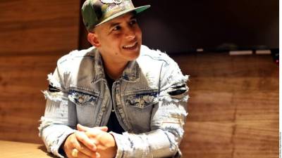 El padre de tres hijos asegura que le encantaría seguir actuando. “Me gusta mucho el séptimo arte, sé que tengo más que dar, pero estamos con la música como prioridad”, acotó.