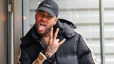 Neymar vuelve a estar en el ojo del huracán por su estilo de vida. En esta ocasión sus vecinos en Francia han denunciado lo que ocurre en la casa del atacante brasileño.