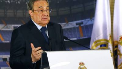 El presidente del Real Madrid, Florentino Pérez, durante la rueda de prensa ofrecida esta tarde en el Santiago Bernabéu.