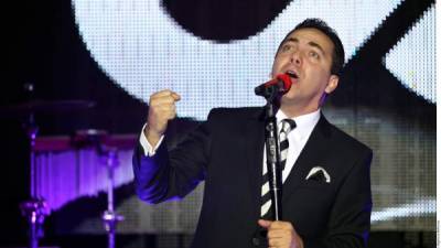 El cantante Cristian Castro presentó a fans y medios su álbum, “Dicen...”, en una ‘showcase’ para medios mexicanos.