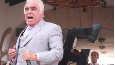 Vicente Fernández fue reingresado a cuidados intensivos por un cuadro de neumonía.