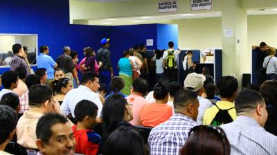 En temporada alta, el personal atiende a unos 350 ciudadanos.