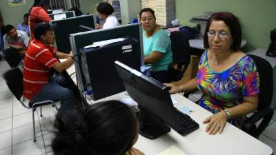 En la Secretaría del Trabajo en San Pedro Sula, hay disponible unas 300 plazas vacantes a la semanal.