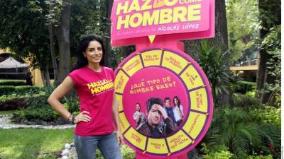 La actriz Aislinn Derbez