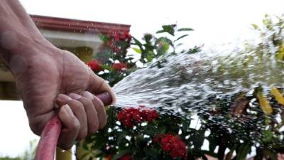 En muchas zonas de la ciudad, el uso del agua no es medido por la concesionaria.