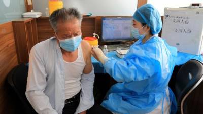 La vacuna de la empresa china CanSino Biologics se administra en una sola dosis y busca reducir el rebrote de la pandemia de covid en Pekín.