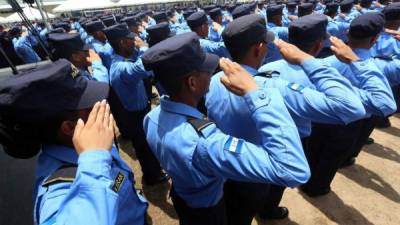 La Comisión considera que los policías no deben seguir en la institución considerando diferentes informes.