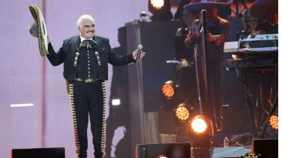 El cantante Vicente Fernández está grave.