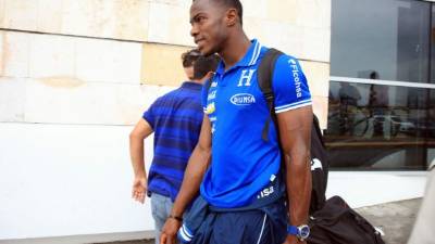 Maynor Figueroa llegó con la Selección de Honduras a Tegucigalpa.