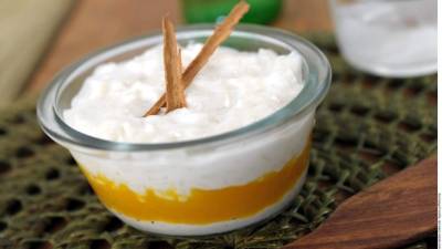 Al momento de servirlo puede decorarlo con rajas de canela.