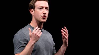Legisladores de EEUU piden que Zuckerberg que testifique ante el Congreso