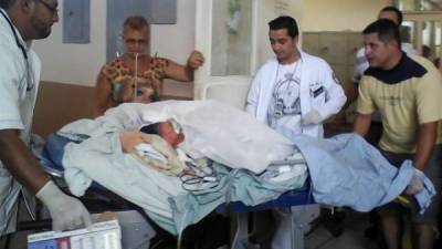 El pequeño Adalid Mejía fue trasladado al hospital Escuela de Tegucigalpa donde es atendido por las quemaduras que dañaron el 90 por ciento de su cuerpo.
