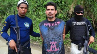 Equipos de la DNIC capturaron ayer a Marcio Mateo en la aldea El Rancho, Choloma. Heydi Hernández, con quien el atacante procreó tres hijos, permanece hospitalizada.
