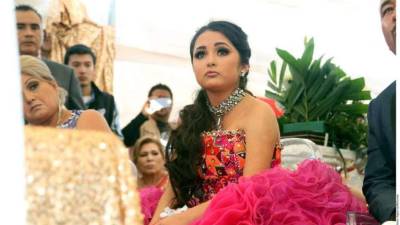 De la niña que se hizo famosa al viralizarse la invitación de su fiesta de quinceaños en La Joya, San Luis Potosí, poco queda, porque Rubí Ibarra García, en su faceta de cantante ha decidido explotar su lado sexi.