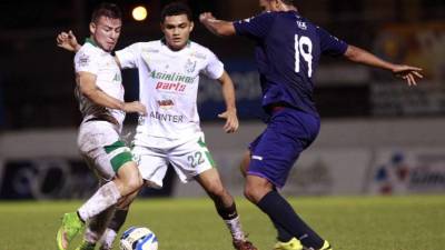 Imagen del partido entre Platense y Motagua la noche de este jueves en el estadio Excélsior.