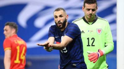 El penal de Benzema fue detenido por el portero de Gales. Foto AFP.