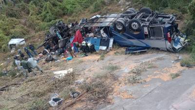 Así quedó el autobús accidentado en Zacatecas, México.