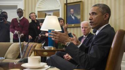 Obama dio una conferencia de prensa en compañía del vicepresidente Joe Biden.