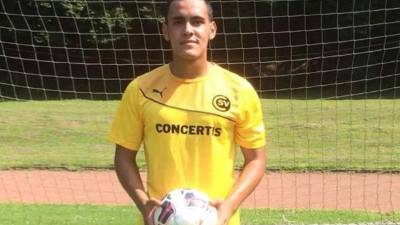 El jugador tiene la extraña particularidad podría jugar para Honduras, por nacimiento, Guatemala debido a su descendencia y Estados Unidos por residencia.