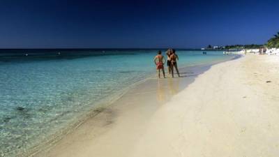 Las bellas playas de Roatán destacan a nivel mundial.