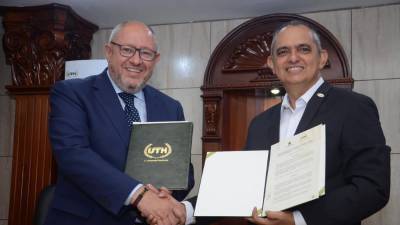 Javier Mejía, rector de UTH, junto al rector de la UCO, Manuel Turralbo.