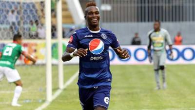 El futuro del jugador hondureño Rubilio Castillo está por ahora en el aire.