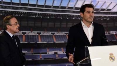 EL presidente del Real Madrid, Florentino Pérez, junto al icónico portero iker Casillas.