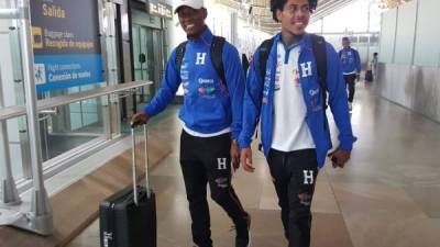 Los futbolistas de la selección de Honduras se mostraron felices al llegar a Barcelona, España. FOTO Fenafuth.