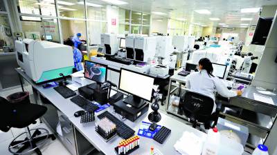 La sala del laboratorio clínico del Seguro Social.