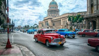 LA PERLA DEL CARIBE. Considerada como uno de los conjuntos arquitectónicos más notables de su tipo en la América hispana, La Habana es el corazón de Cuba y su principal centro económico.