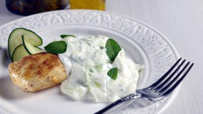 Para decorar el platillo lo ideal son las hojas de menta.