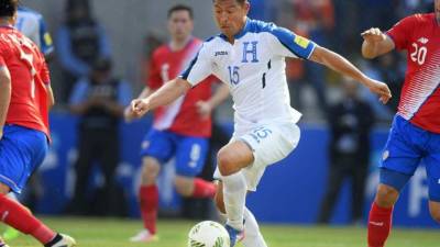 Espinoza es un jugador clave en el mediocampo.