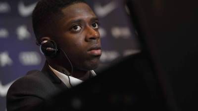 Démbelé ha sido presentado como nuevo refuerzo del Barcelona. FOTO / AFP / LLUIS GENE