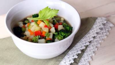 La sopa se puede preparar con su verduras preferidas.
