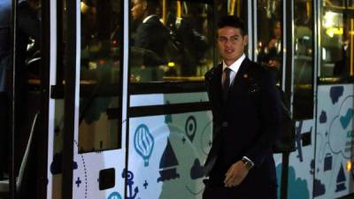 James Rodríguez antes de abordar el autobús de Colombia en Kazán, Rusia. Foto AFP