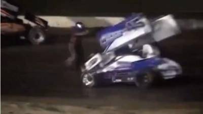 El accidente tuvo lugar durante la carrera Sprint Car, un campeonato muy popular en los EUA., que se corre en una pista de tierra. Tony Stewart, triple campeón de la Serie Nascar, fue el supuesto responsable. Foto YouTube