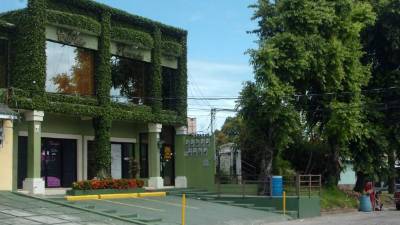En este edificio en el barrio Solares Nuevos, de La Ceiba, funciona la Dirección de Toxicología Forense.
